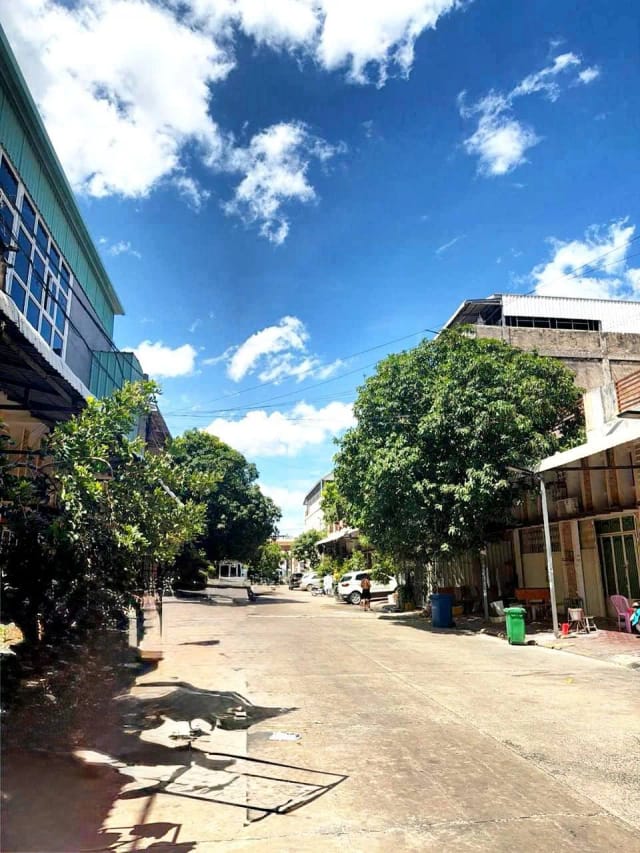 ផ្ទះល្វែងជួលសំរាប់ស្នាក់នៅ អាចបេីកអាជីវកម្មលក់onlline